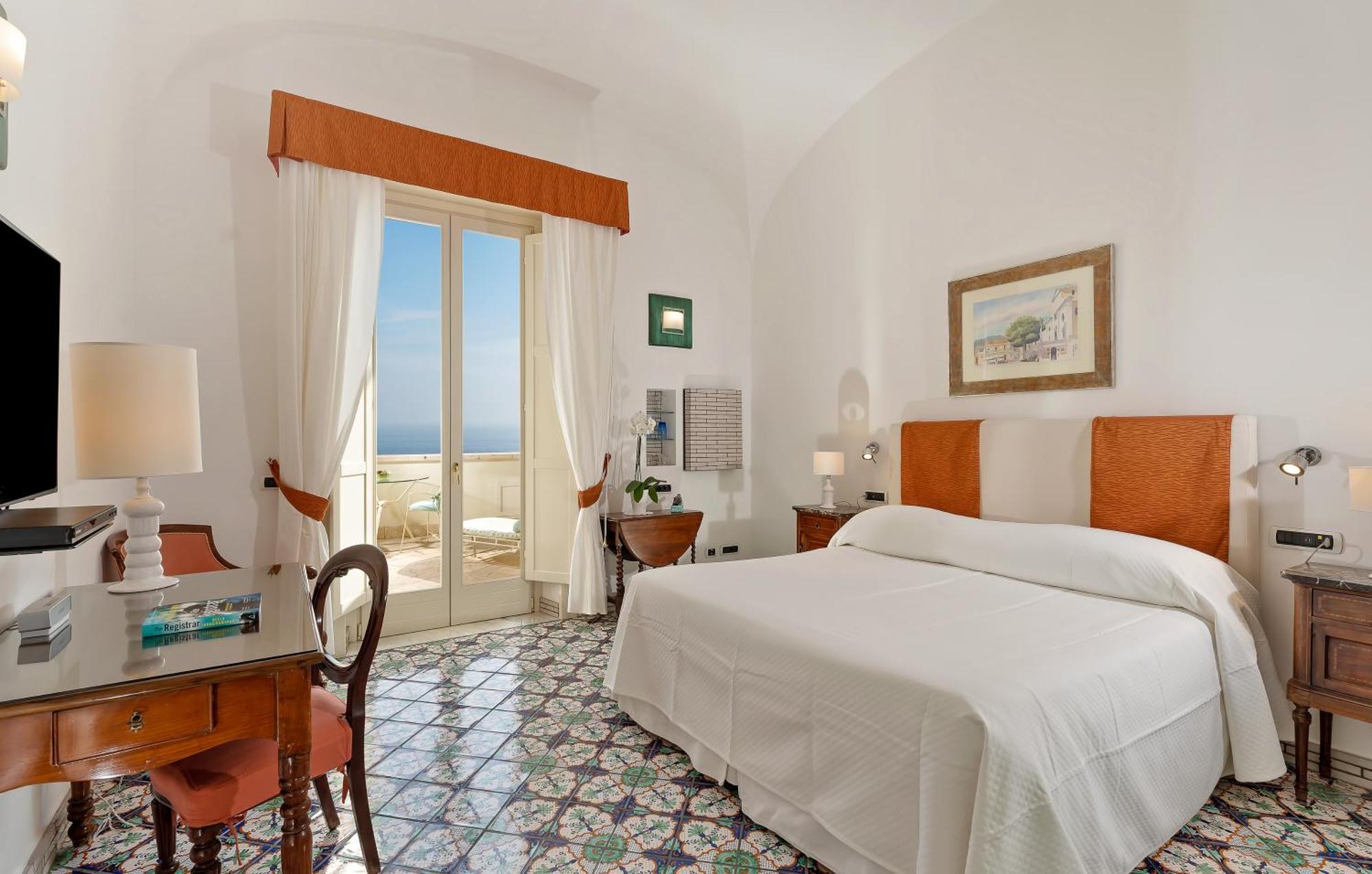Santa Caterina Hotel